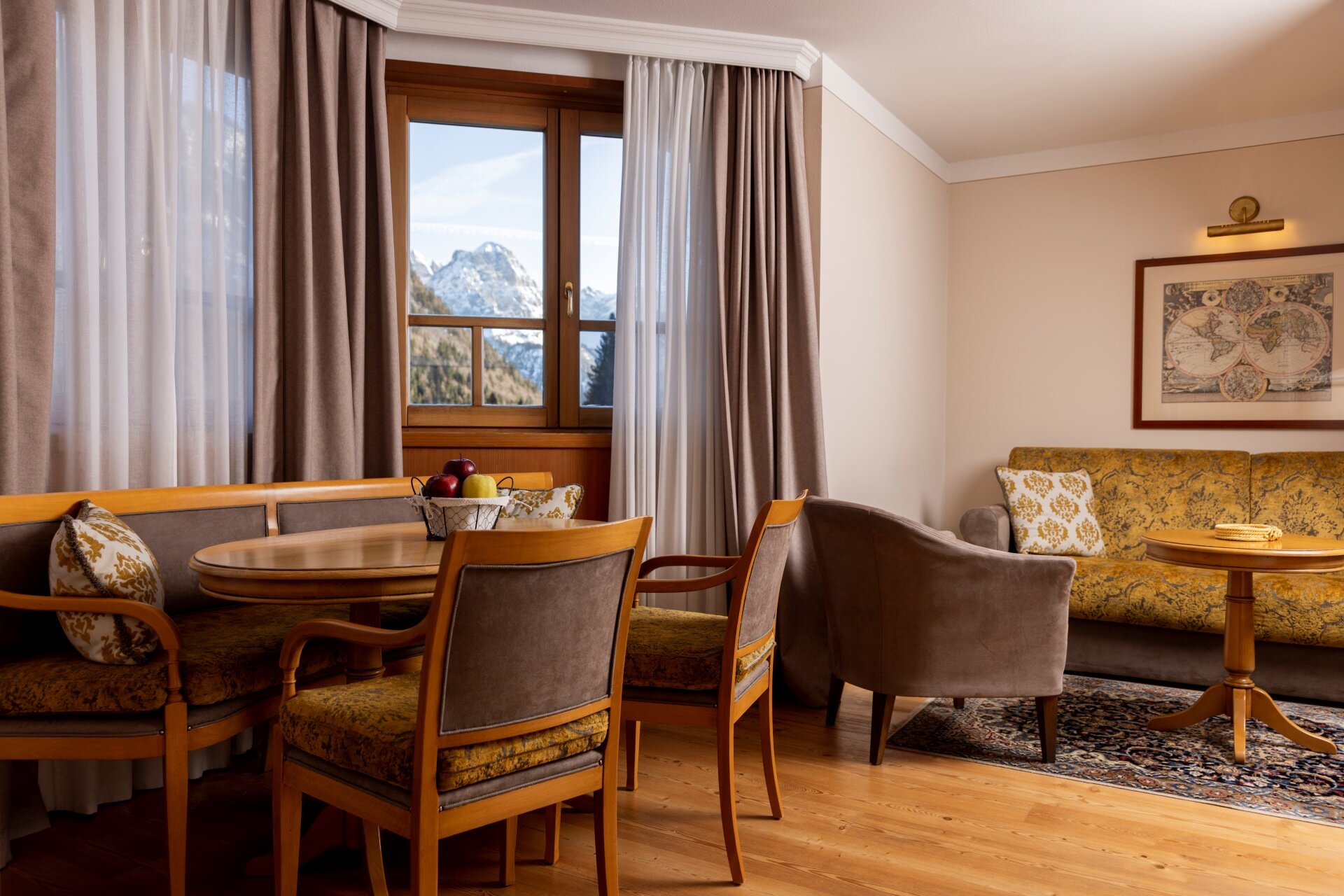 Alpen Suite Hotel Gallery Suite 22